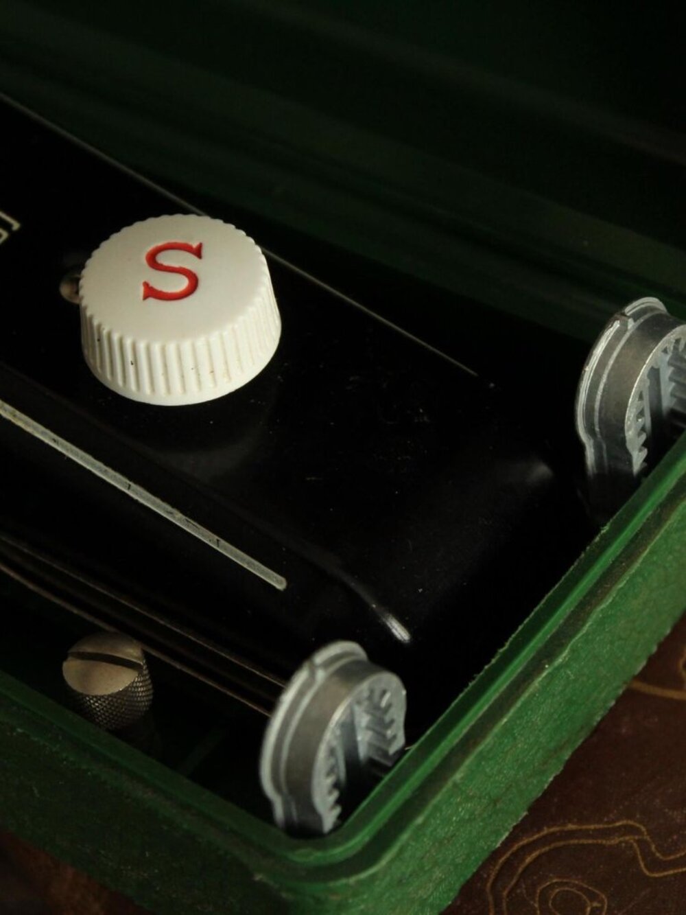 Vintage 1940s Singer Buttonholer Model #160506 Complete Kit, Manual and Case 5 C - Picture 16 of 16